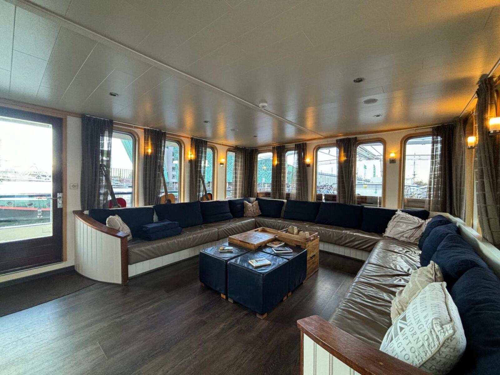 Hotelboat Iris Хронинген Екстериор снимка