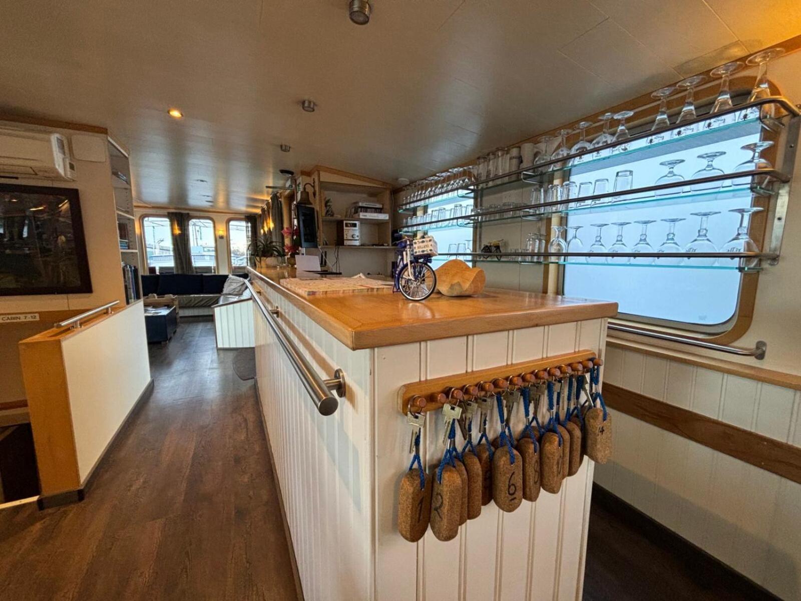 Hotelboat Iris Хронинген Екстериор снимка