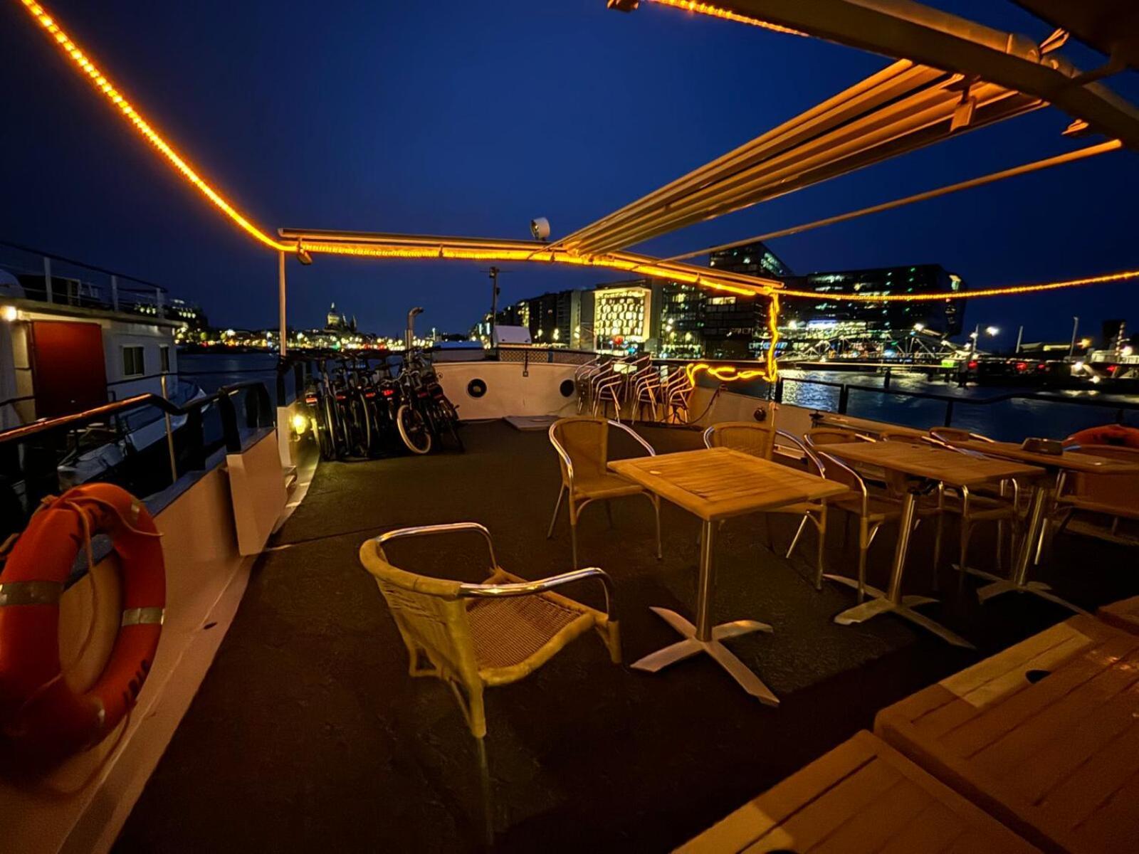 Hotelboat Iris Хронинген Екстериор снимка
