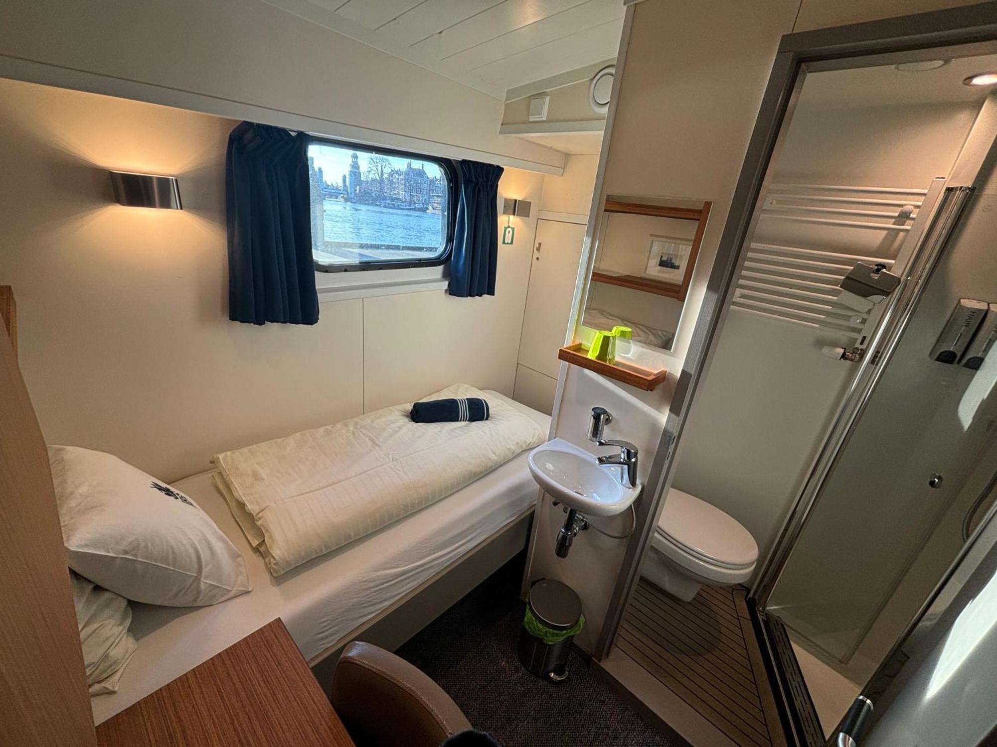 Hotelboat Iris Хронинген Екстериор снимка